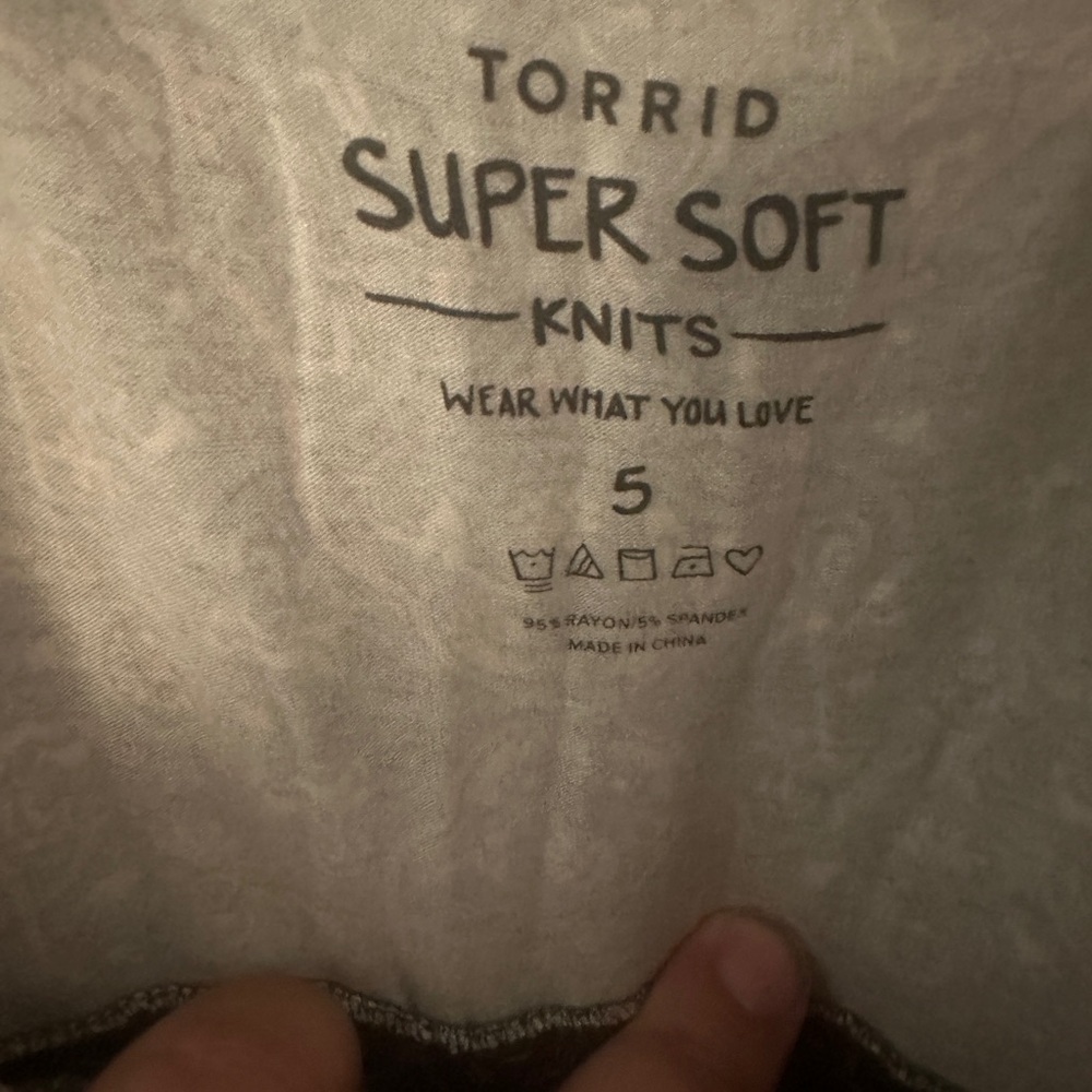 Torrid Brown and Pink Patterned Blouse - Picture 4 of 5